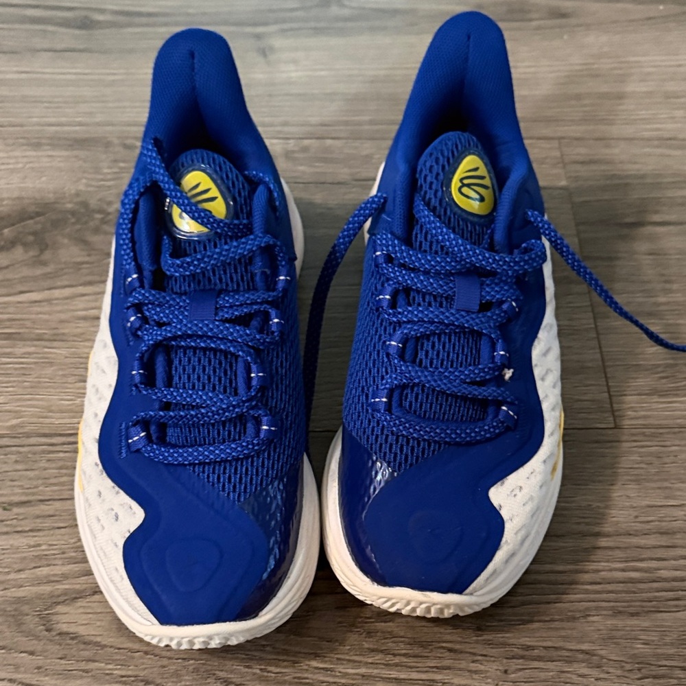 UnderArmour Curry Boys Blue Basketball shoe